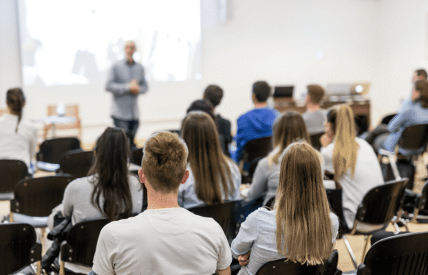 Hubtrick lidera la digitalización de las prácticas universitarias: tecnología valenciana con impacto global